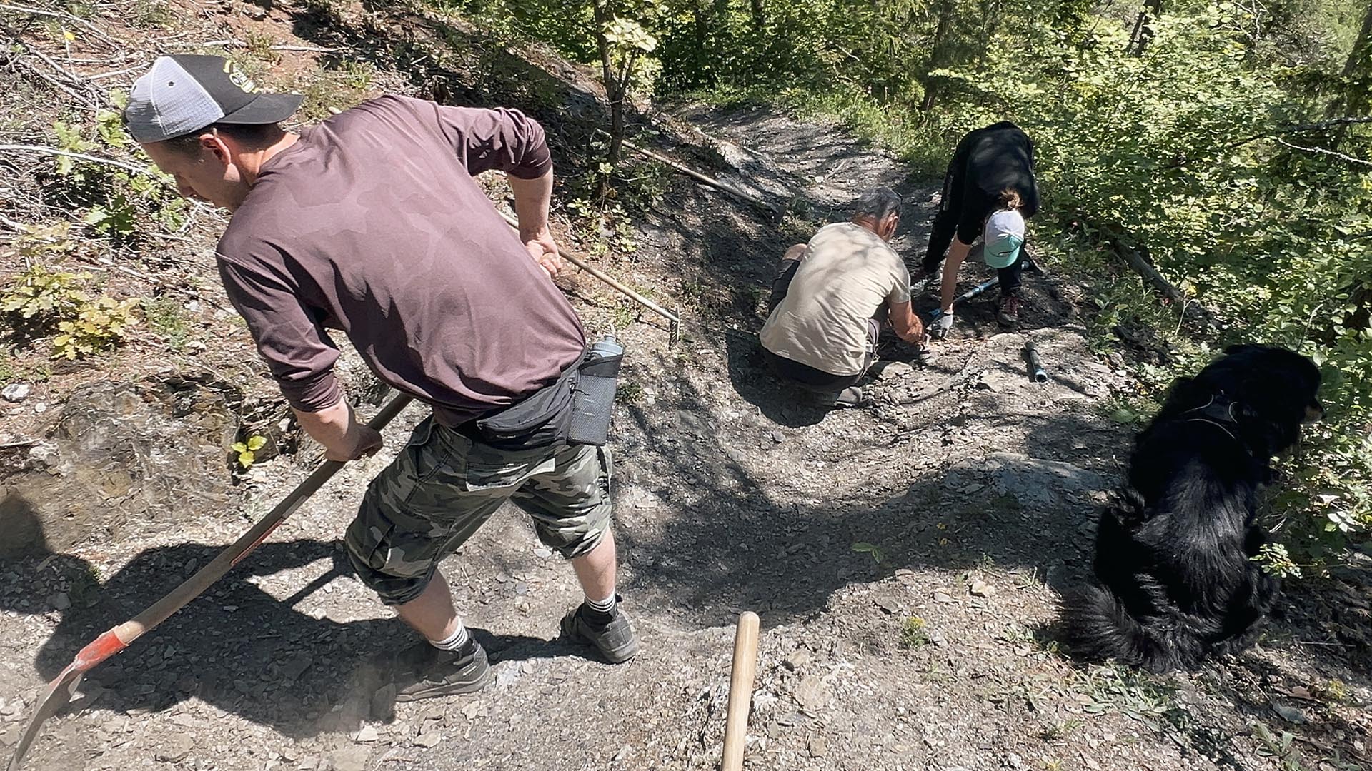 2505 entretien benevole sentiers valais